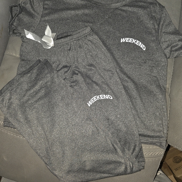 NWOT Gray Weekend Lounge Set-Size Medium - Picture 2 of 3